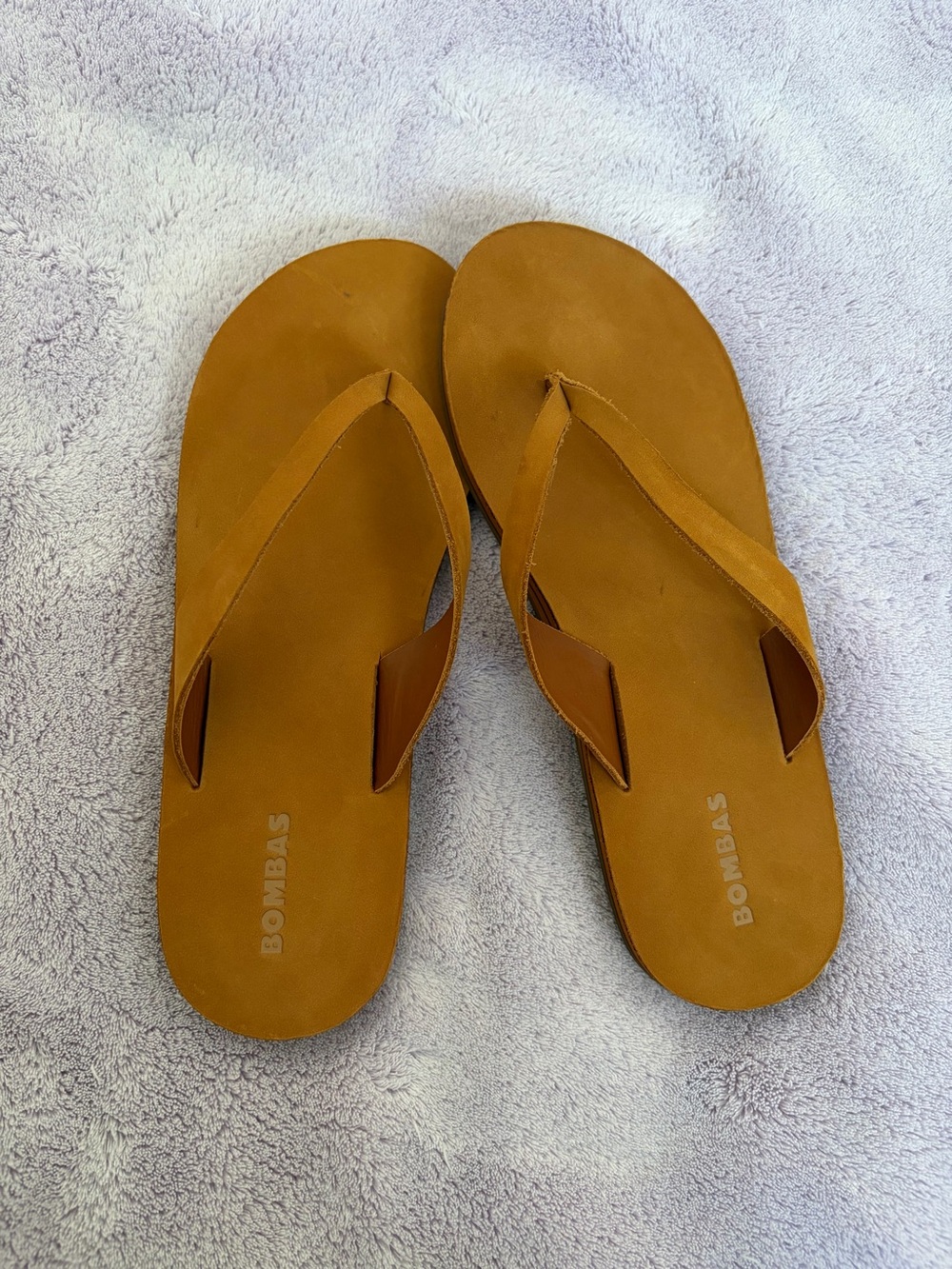Bombas Leather Flip Flops NWT